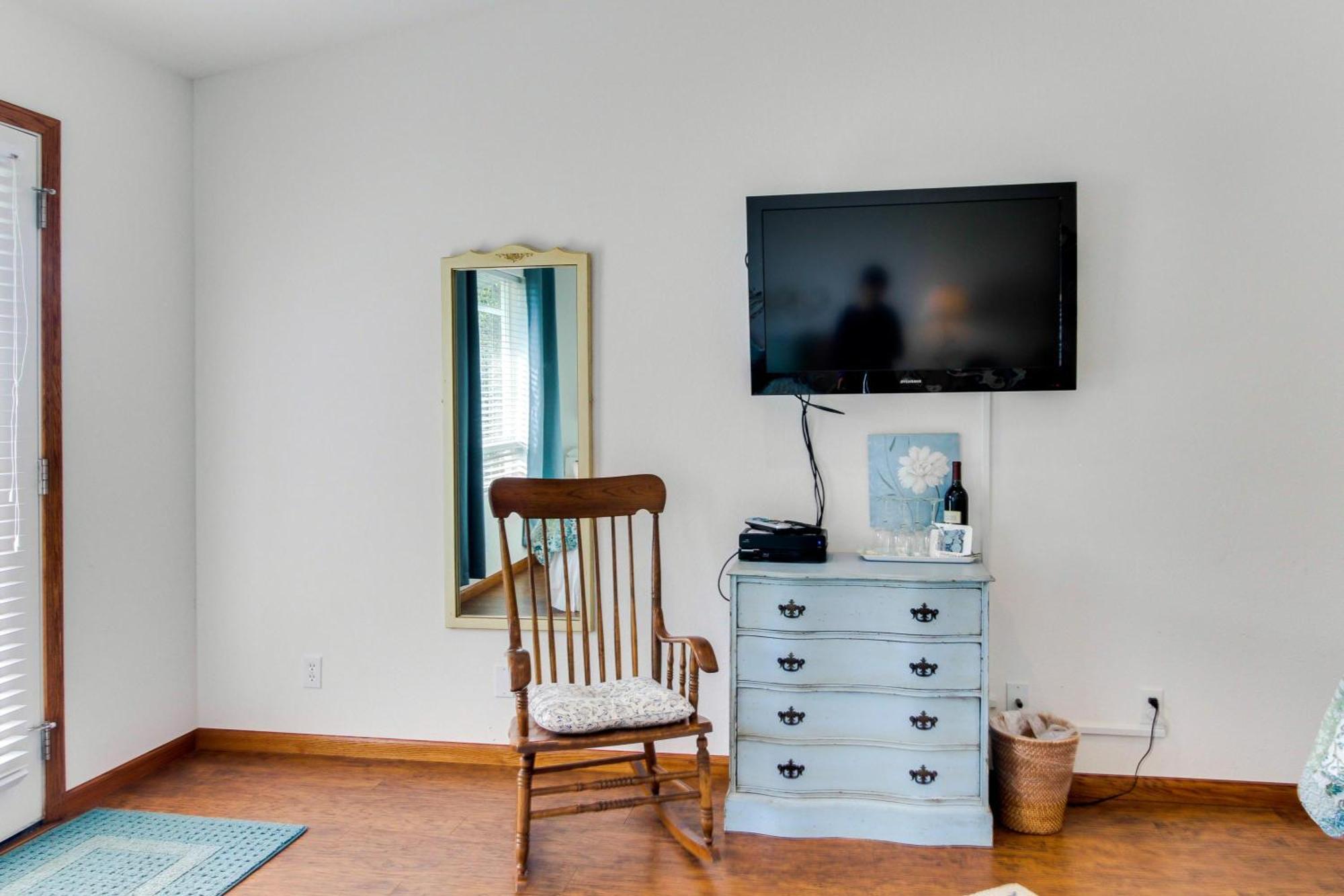 Ocean Cove Inn ヤハッツ エクステリア 写真