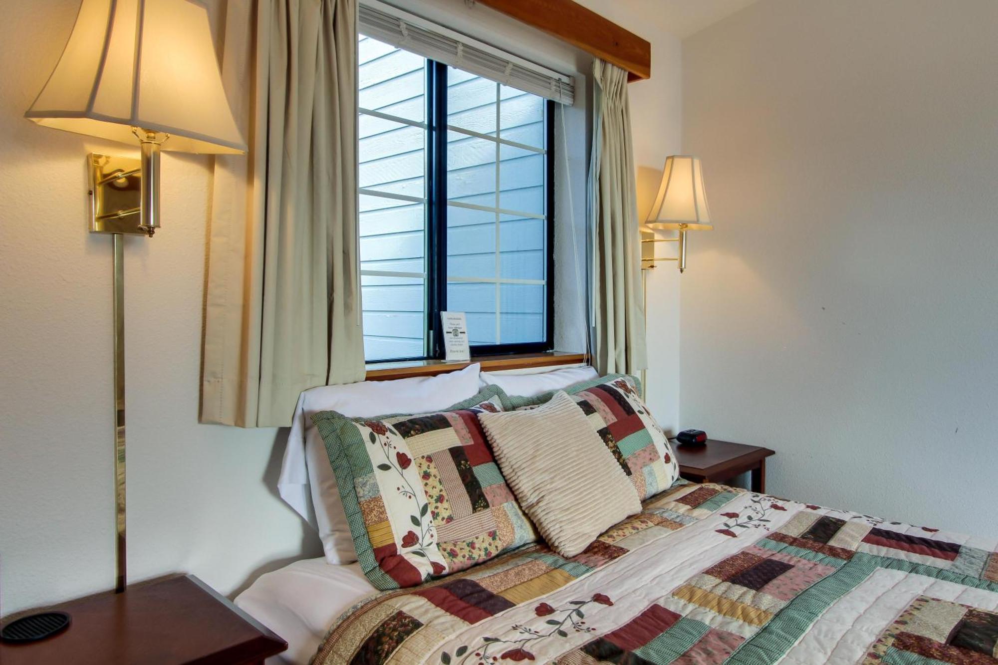Ocean Cove Inn ヤハッツ エクステリア 写真