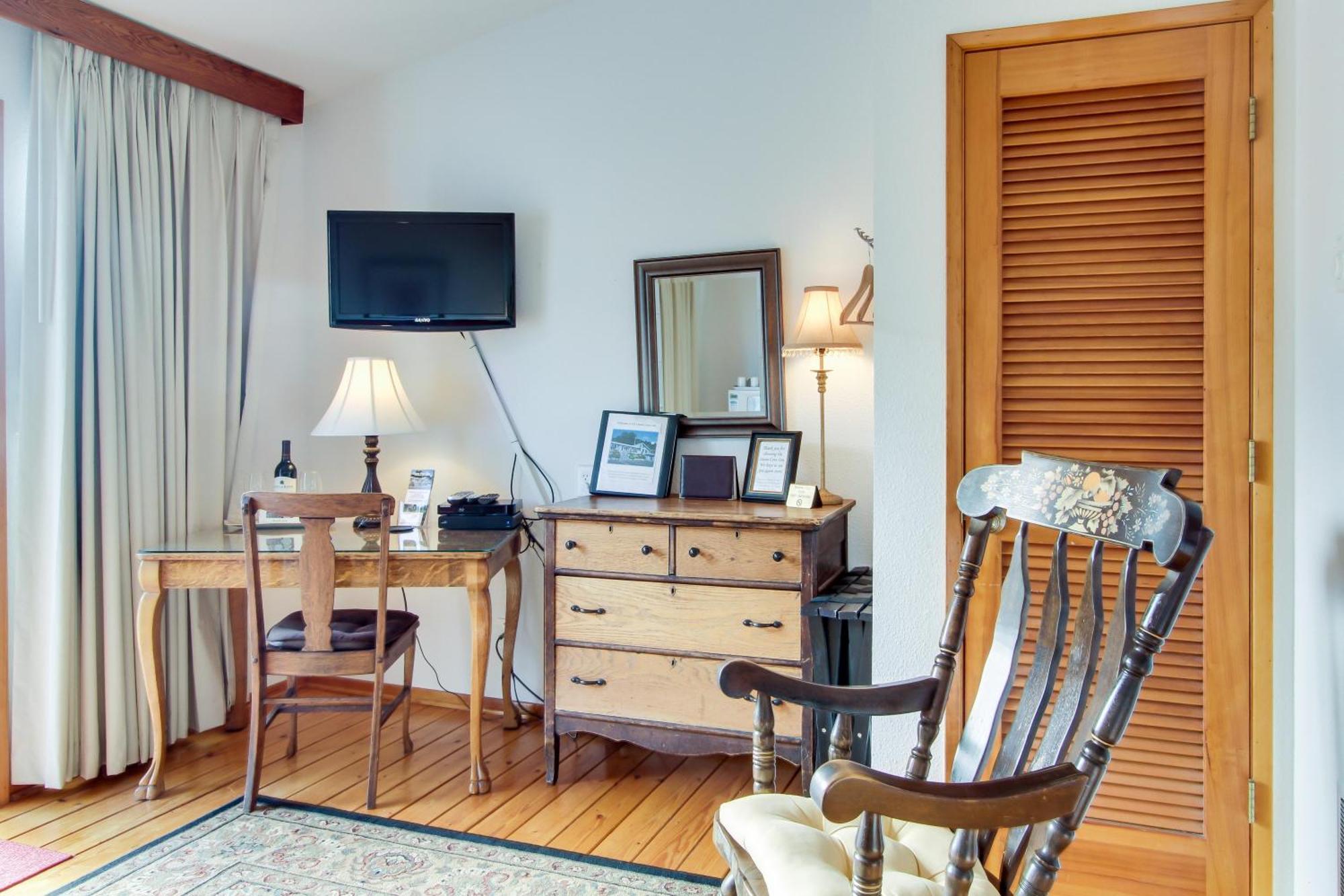 Ocean Cove Inn ヤハッツ エクステリア 写真