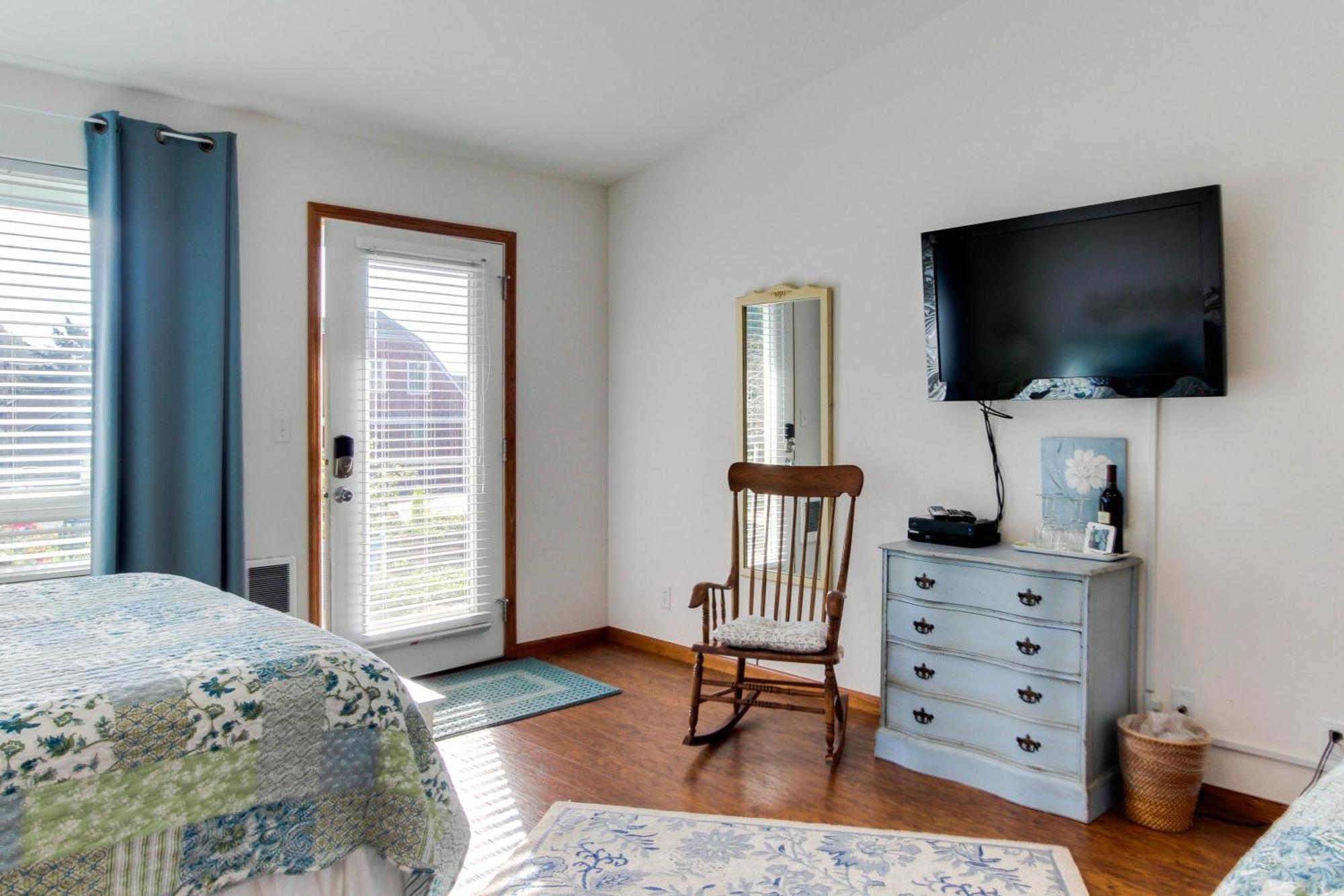 Ocean Cove Inn ヤハッツ エクステリア 写真