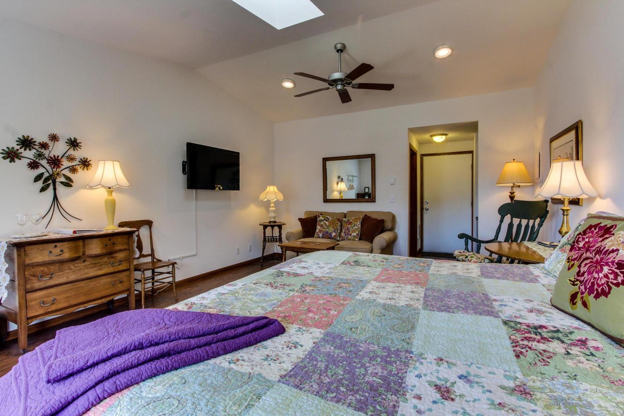 Ocean Cove Inn ヤハッツ 部屋 写真