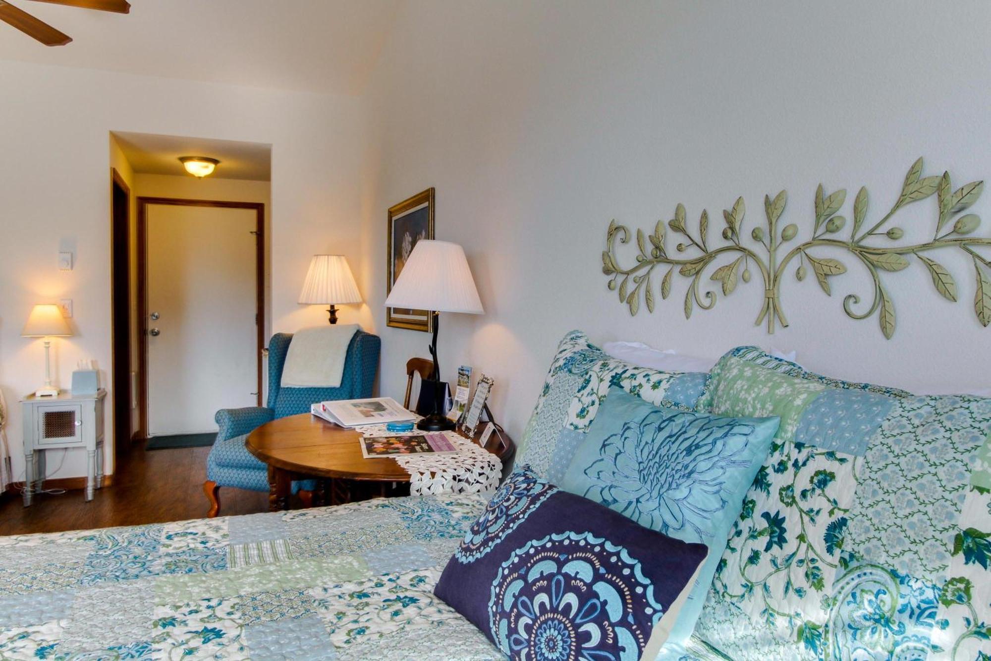Ocean Cove Inn ヤハッツ エクステリア 写真