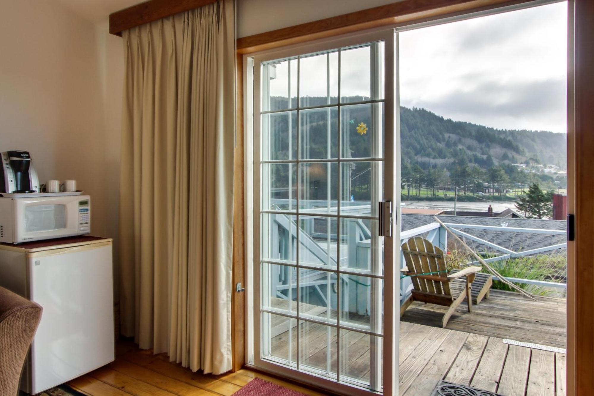 Ocean Cove Inn ヤハッツ エクステリア 写真