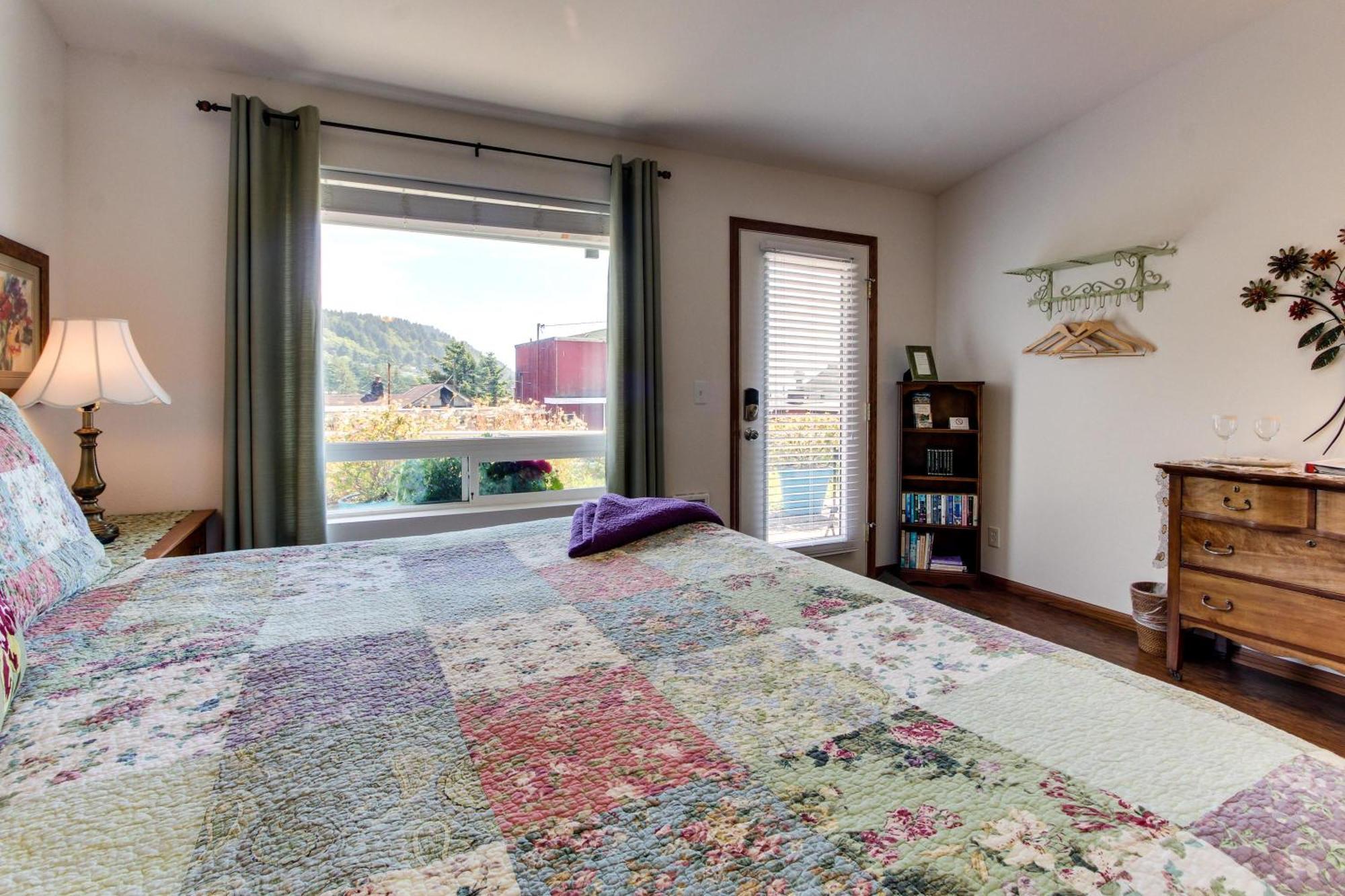 Ocean Cove Inn ヤハッツ 部屋 写真