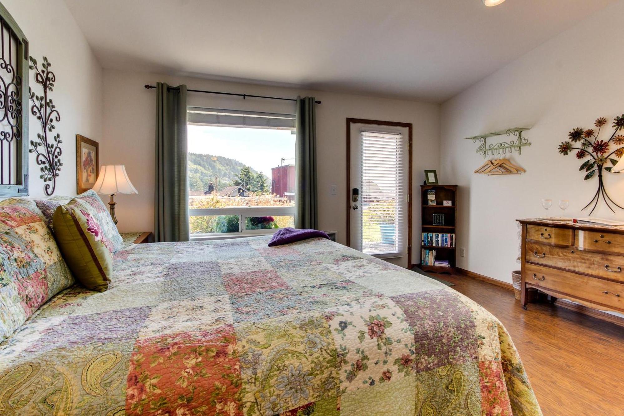 Ocean Cove Inn ヤハッツ 部屋 写真