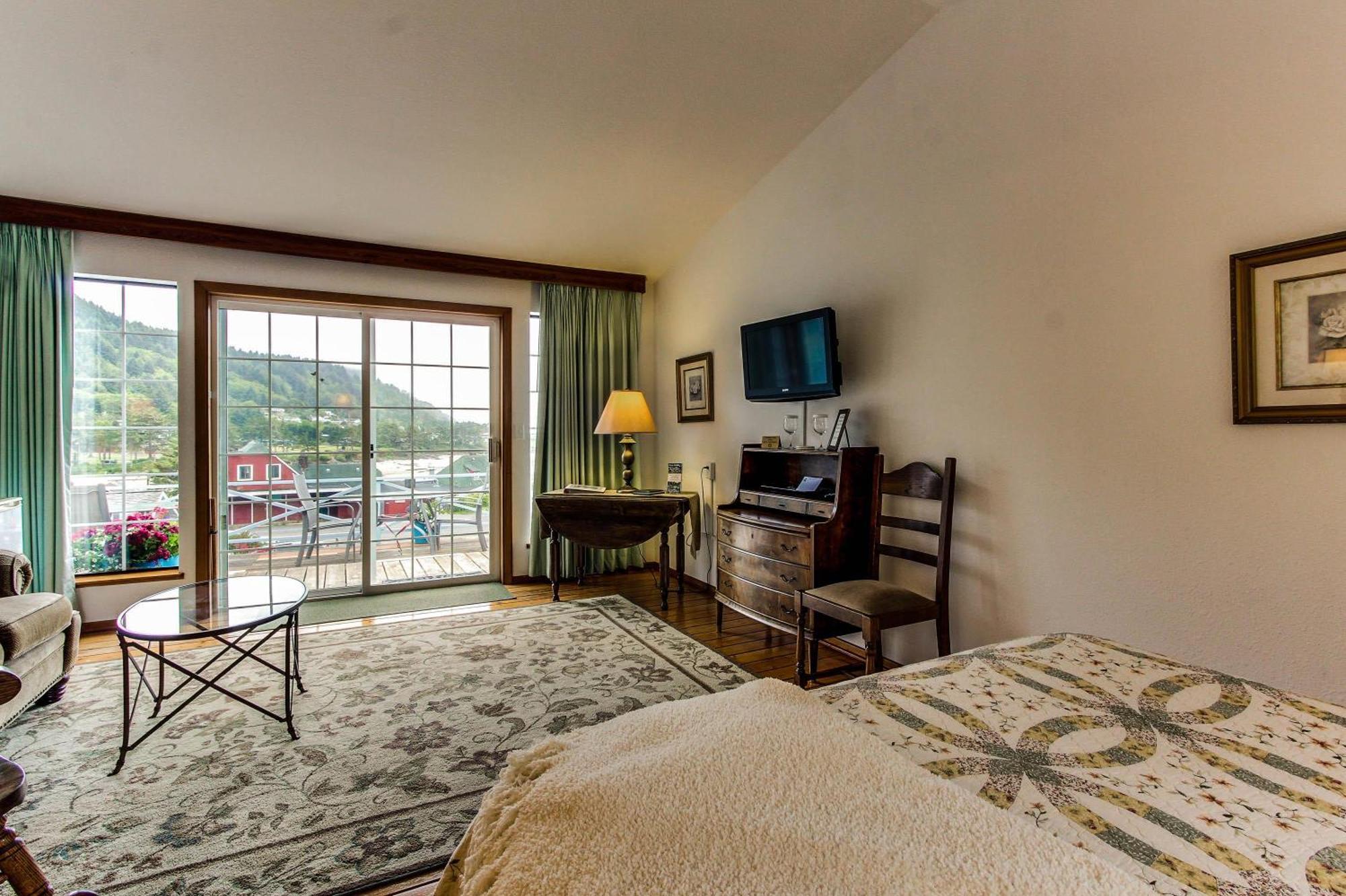 Ocean Cove Inn ヤハッツ エクステリア 写真