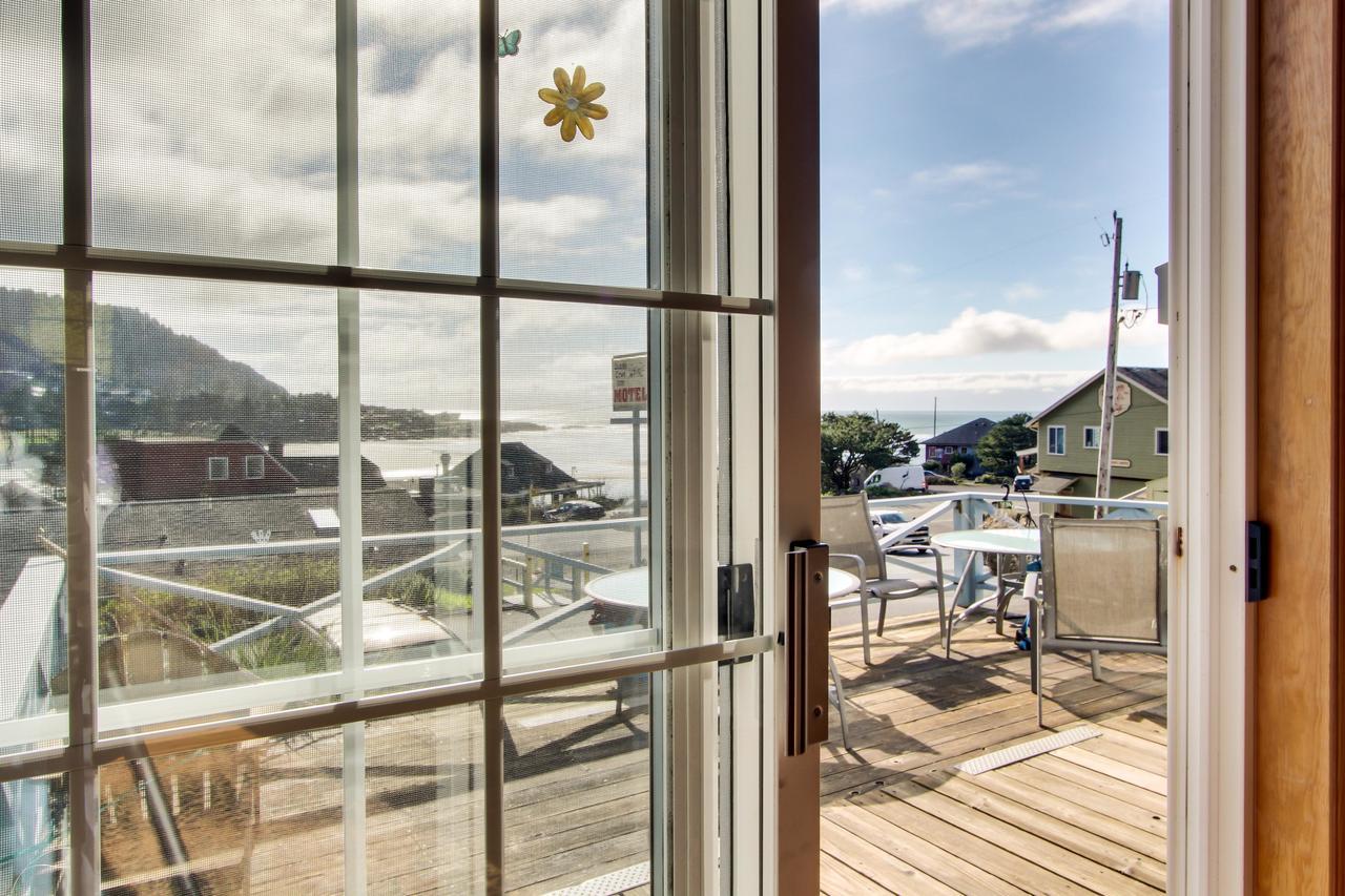 Ocean Cove Inn ヤハッツ エクステリア 写真